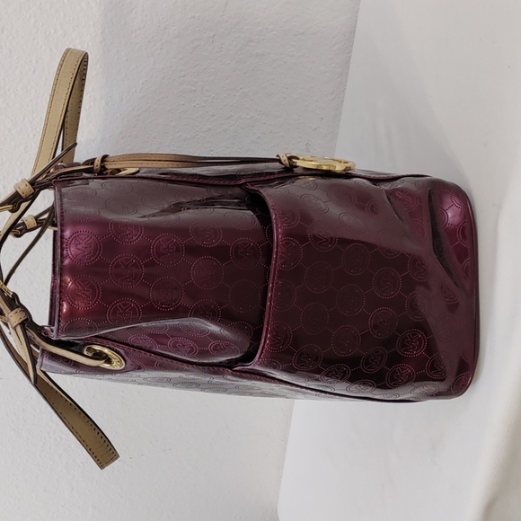 Michael Kors Jet Set East West Signature Bordeaux Patent Leather Metallic Tote - Picture 5 of 17